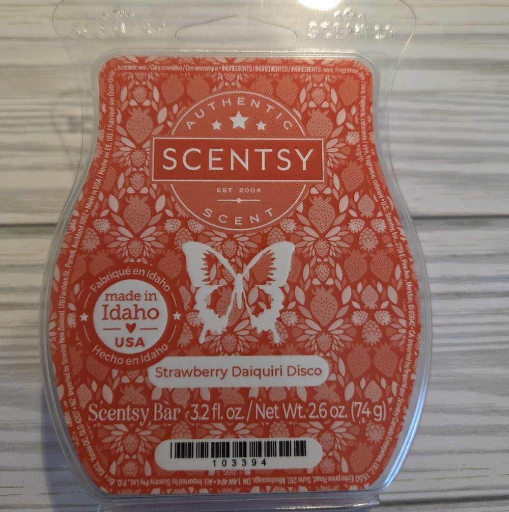 Scentsy Bar in Strawberry Daiquiri Disco
